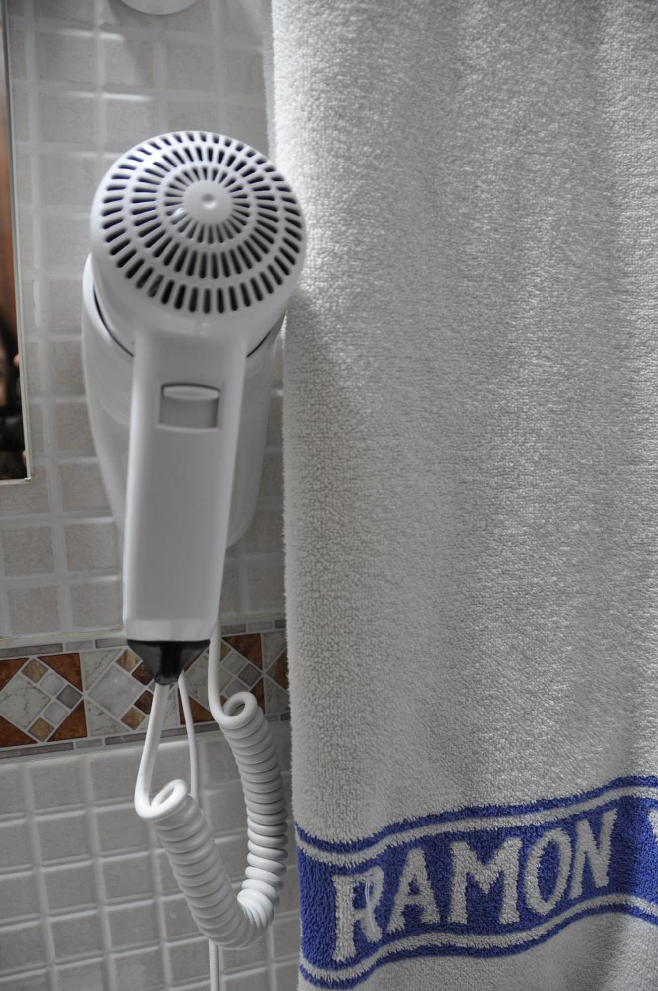 Chambre Double ou Lits Jumeaux avec Salle de Bains Privative
